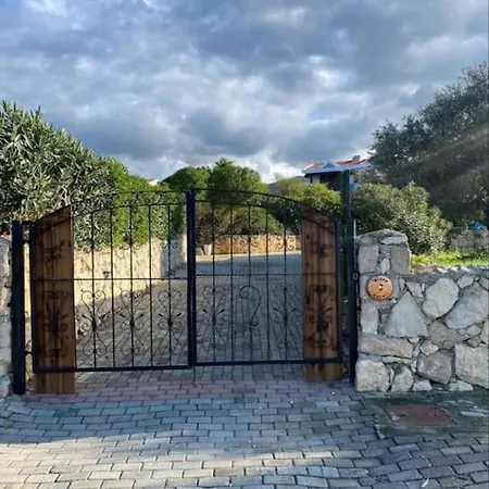 Soleil With Private Pool & Garden