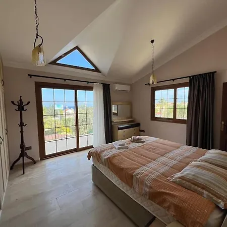 Soleil With Private Pool & Garden Villa *