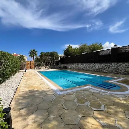Soleil With Private Pool & Garden *