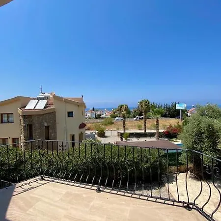 Soleil With Private Pool & Garden Villa *